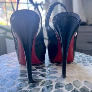 Peep Toe Slingback Christian Louboutin‘s
